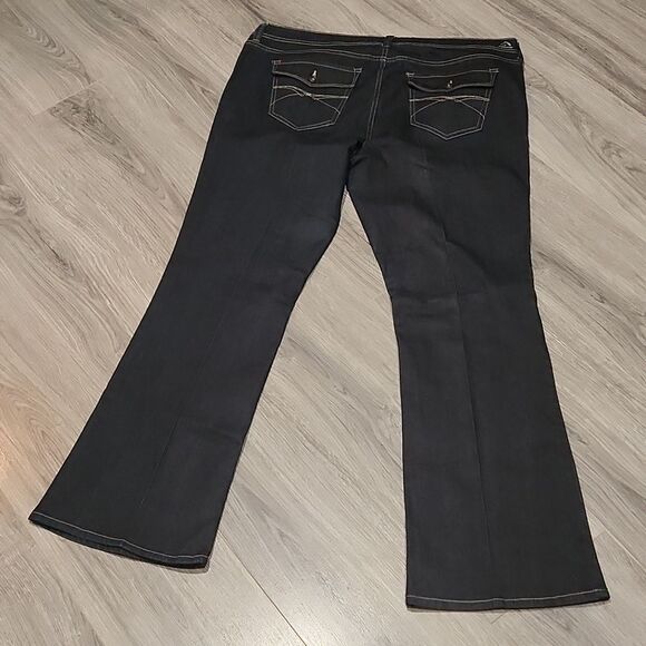 EUC Jordache Dark Bootcut Midrise Jeans - Picture 8 of 8